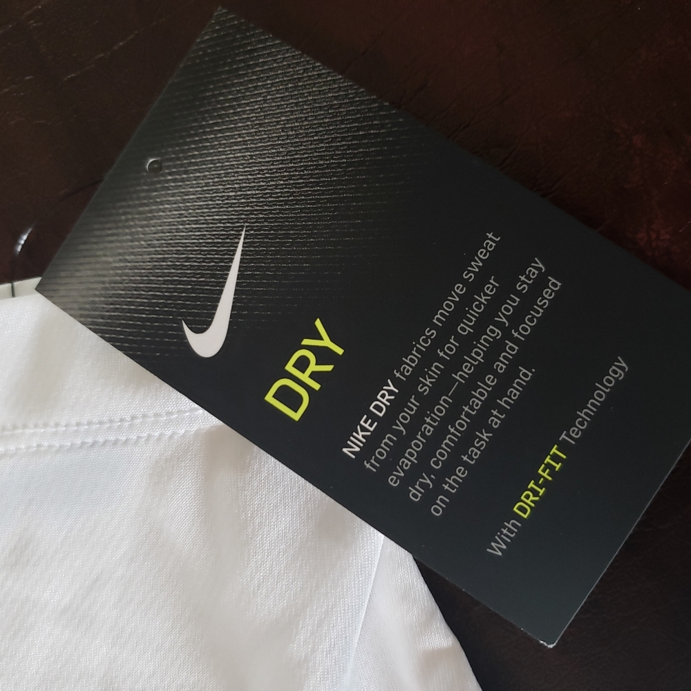Boys Nike White Dri-Fit Tshirt, Large - Picture 4 of 6